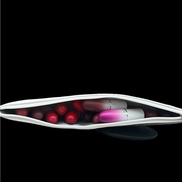 HP 🫶🏻MAC HOLIDAY 2023 LE Cosmetics Bag - Picture 5 of 10